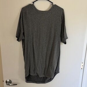 lululemon athletica Men's Gray Heather License to Train Short-Sleeve Shirt